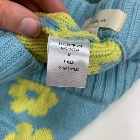 Luna Flower Knit Crop Top and Short Set Blue Yellow Size Medium - Picture 9 of 10